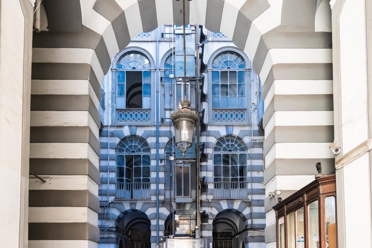 Grey 'historic Centre' Naples